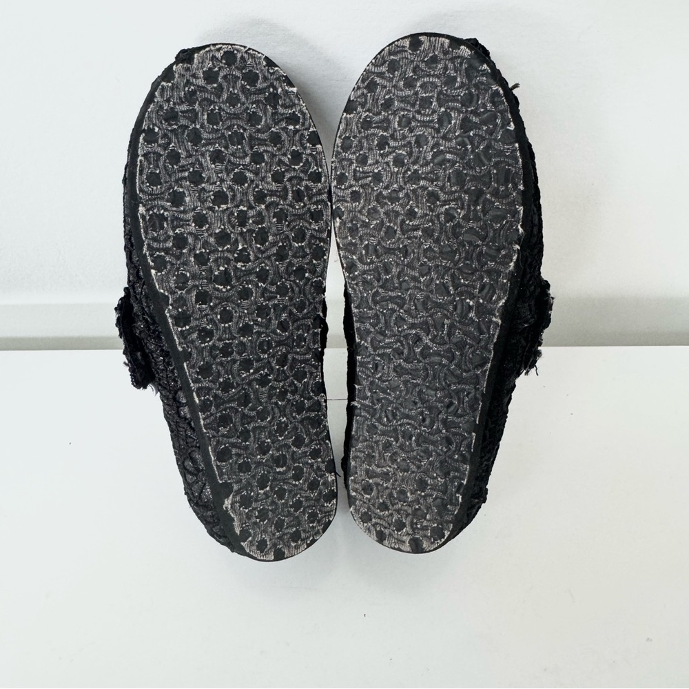 Toms Youth Classic Black Crochet Floral Glitter Slip-On Shoe Size T 10 Girls - Picture 6 of 6